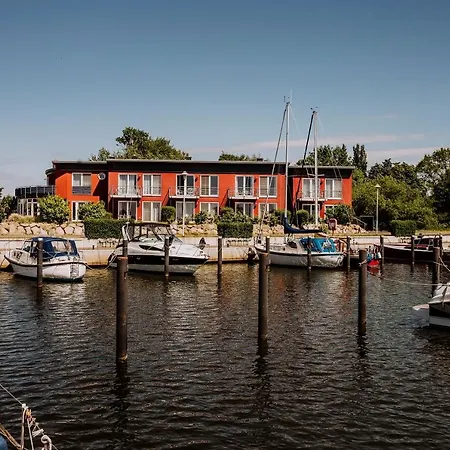 Port An Der Marina Ferienwohnung 2 Eg شقة